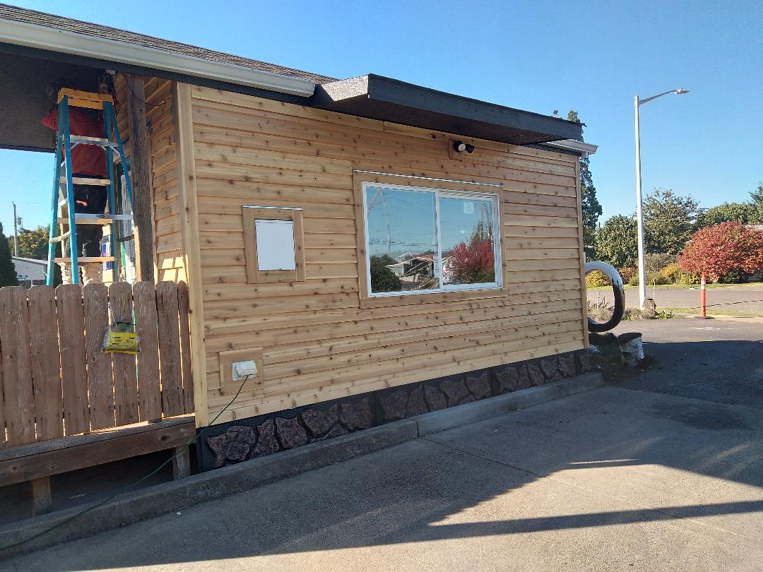 Redtail espresso cedar siding